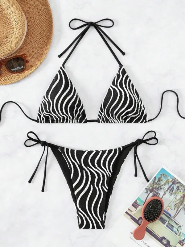 Bikinis triangulares sin espalda con lazo halter y estampado de ondas