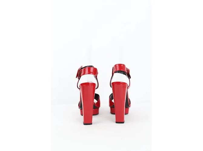 Hermès Tacones de cuero Roja 