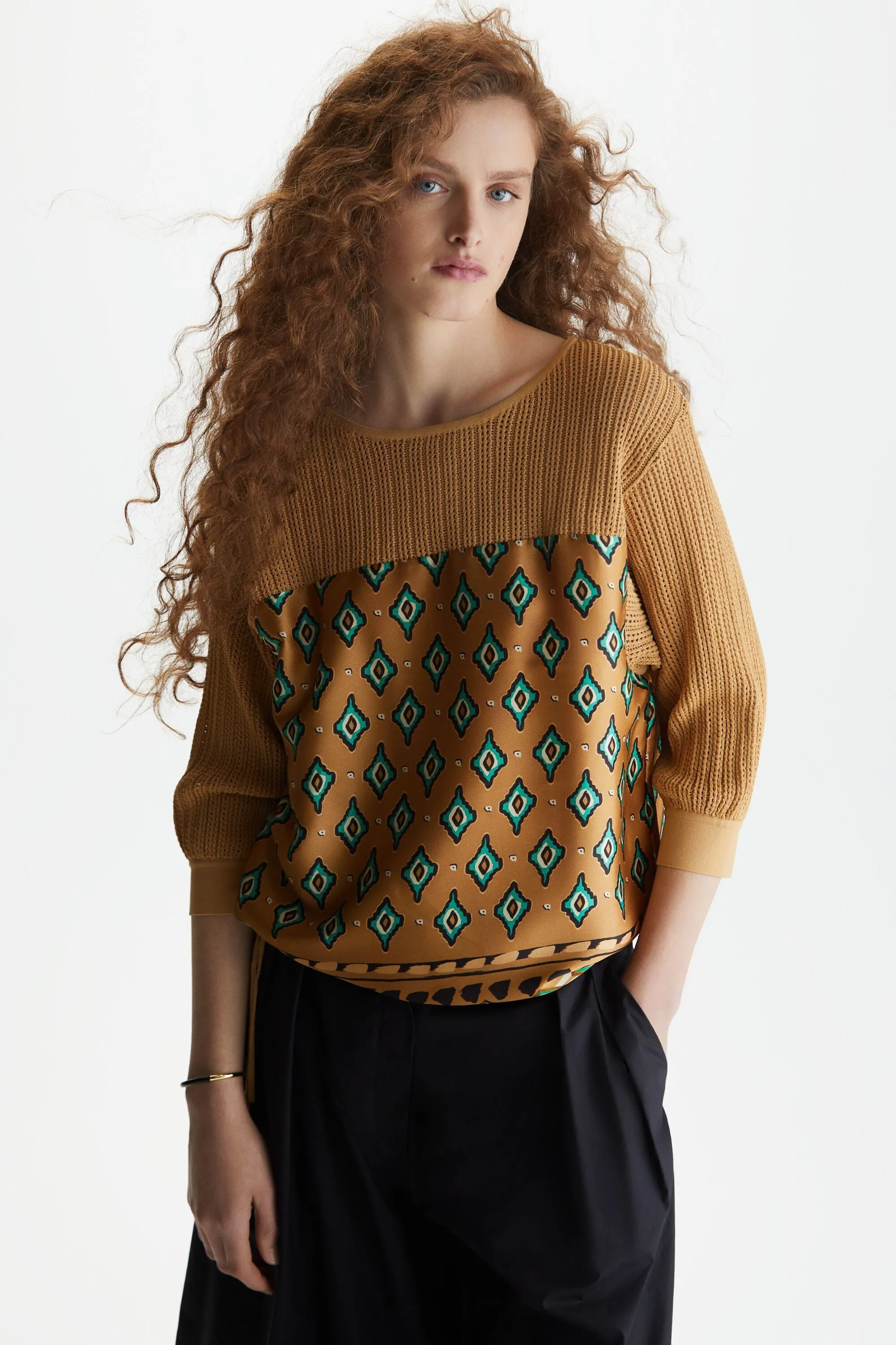 JERSEY PUNTO CALADO TWILL ESTAMPADO IKAT TRIBAL