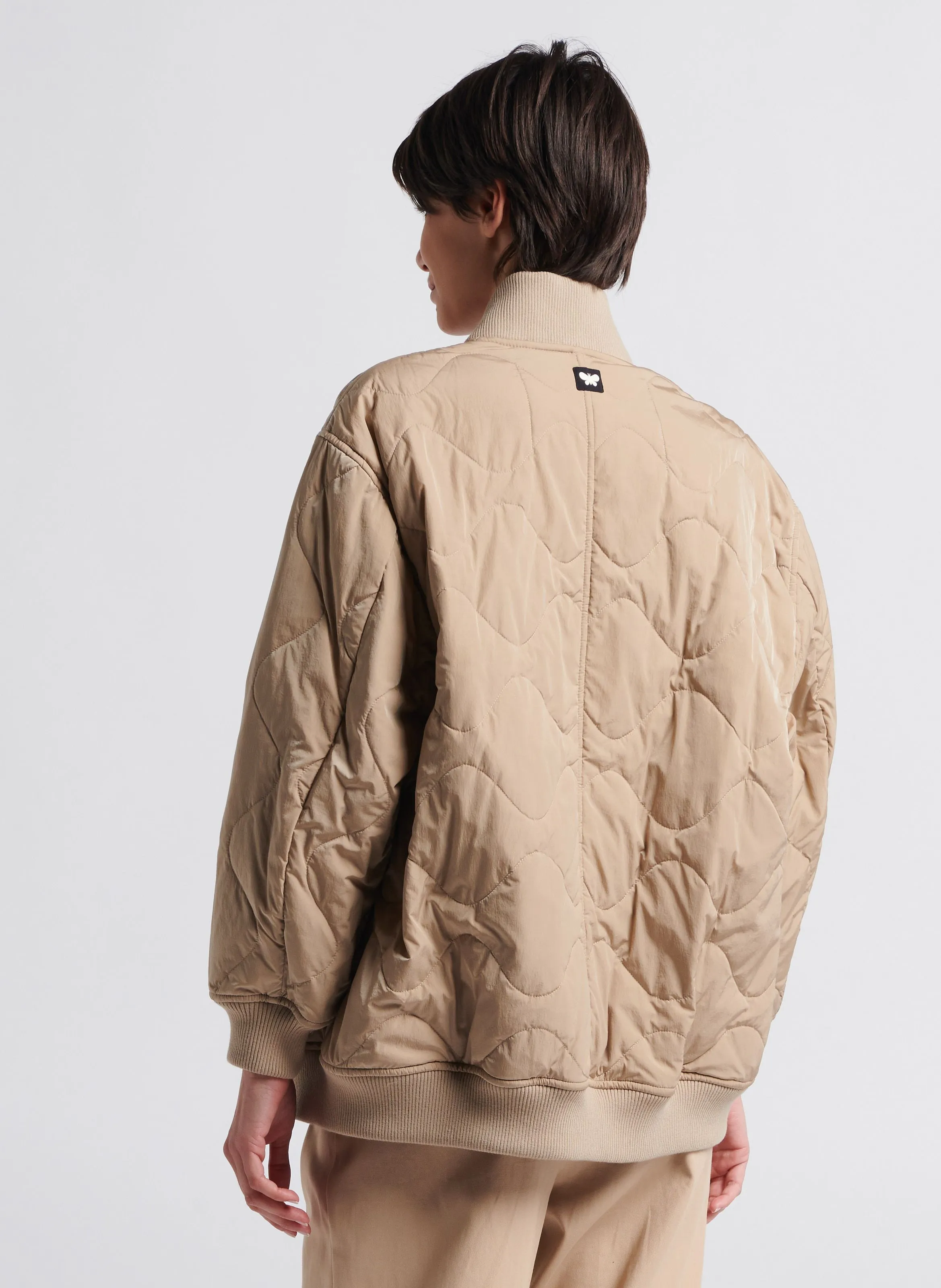 MAX MARA WEEK END NOREL  CHAQUETA EFECTO ACOLCHADO CON CUELLO ALTO EN CAQUI