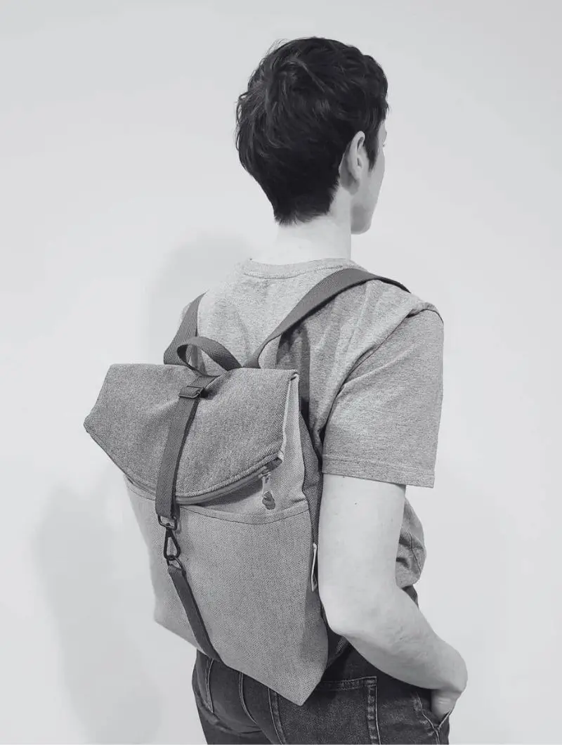 Mochila reciclada de tela verde bosque