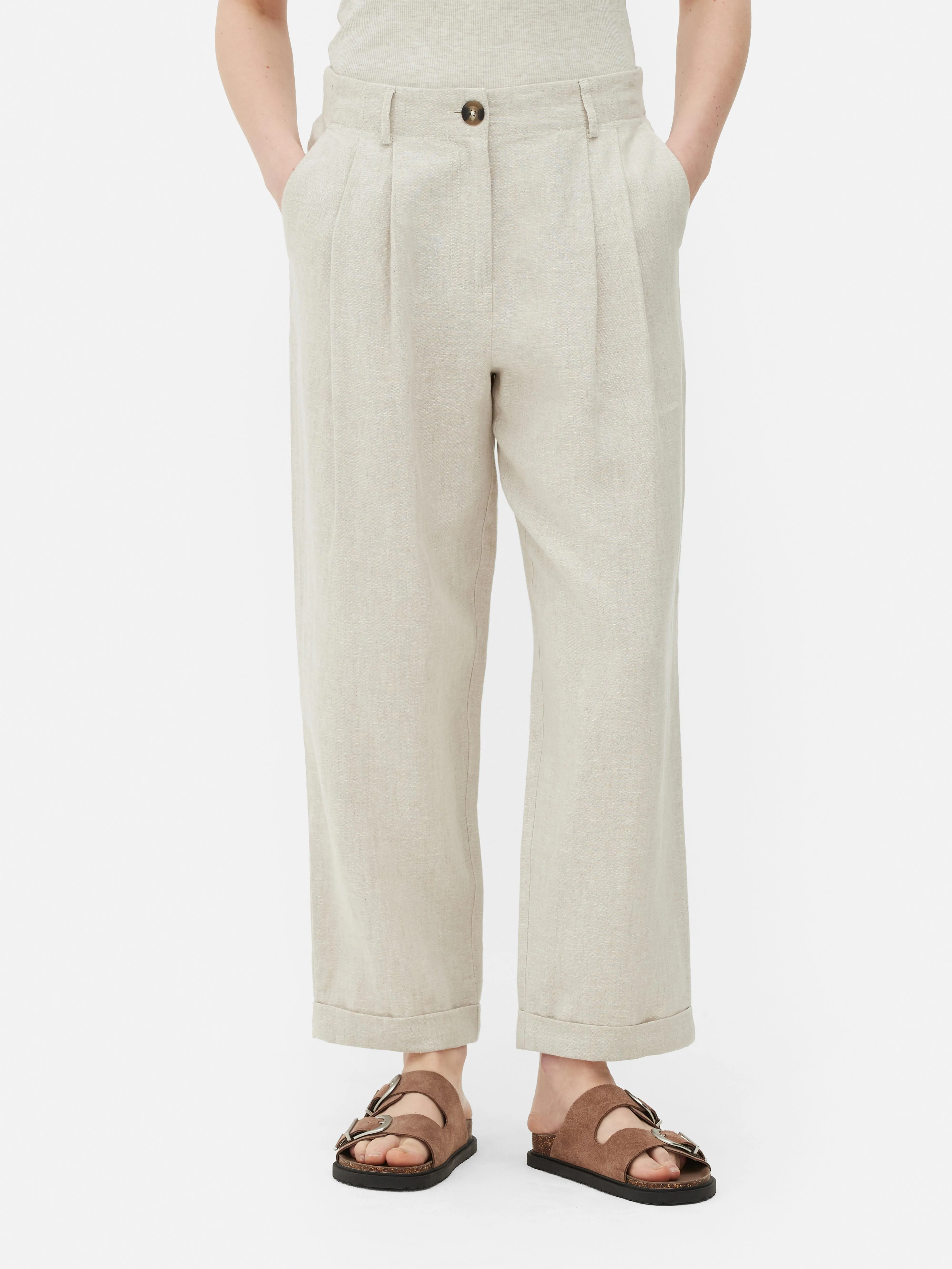 Pantalones de lino con pinzas de The Edit