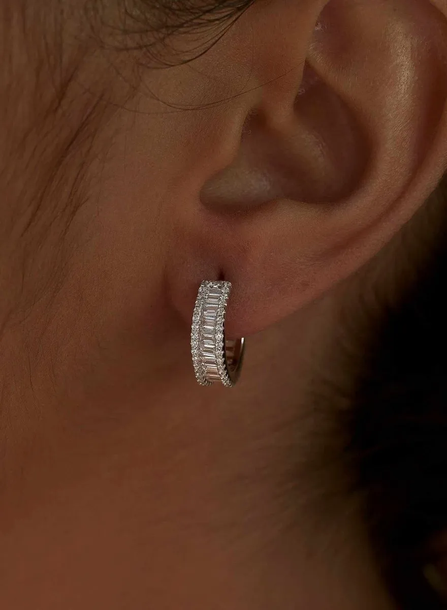 Pendientes aros pequeos con diseo total de circonita