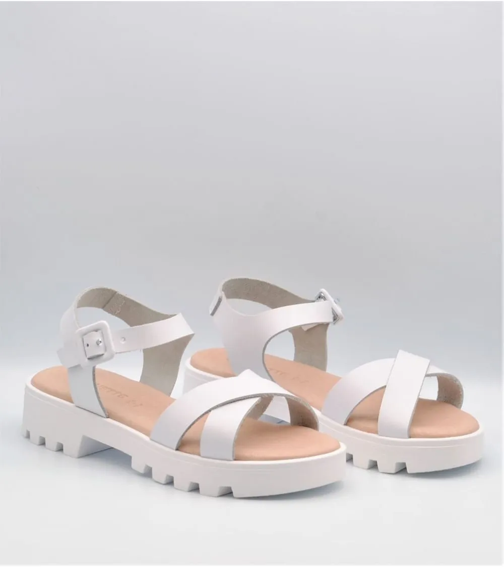 SANDALIAS NIÑA HEBILLA COQUETE CRUZADO BLANCO