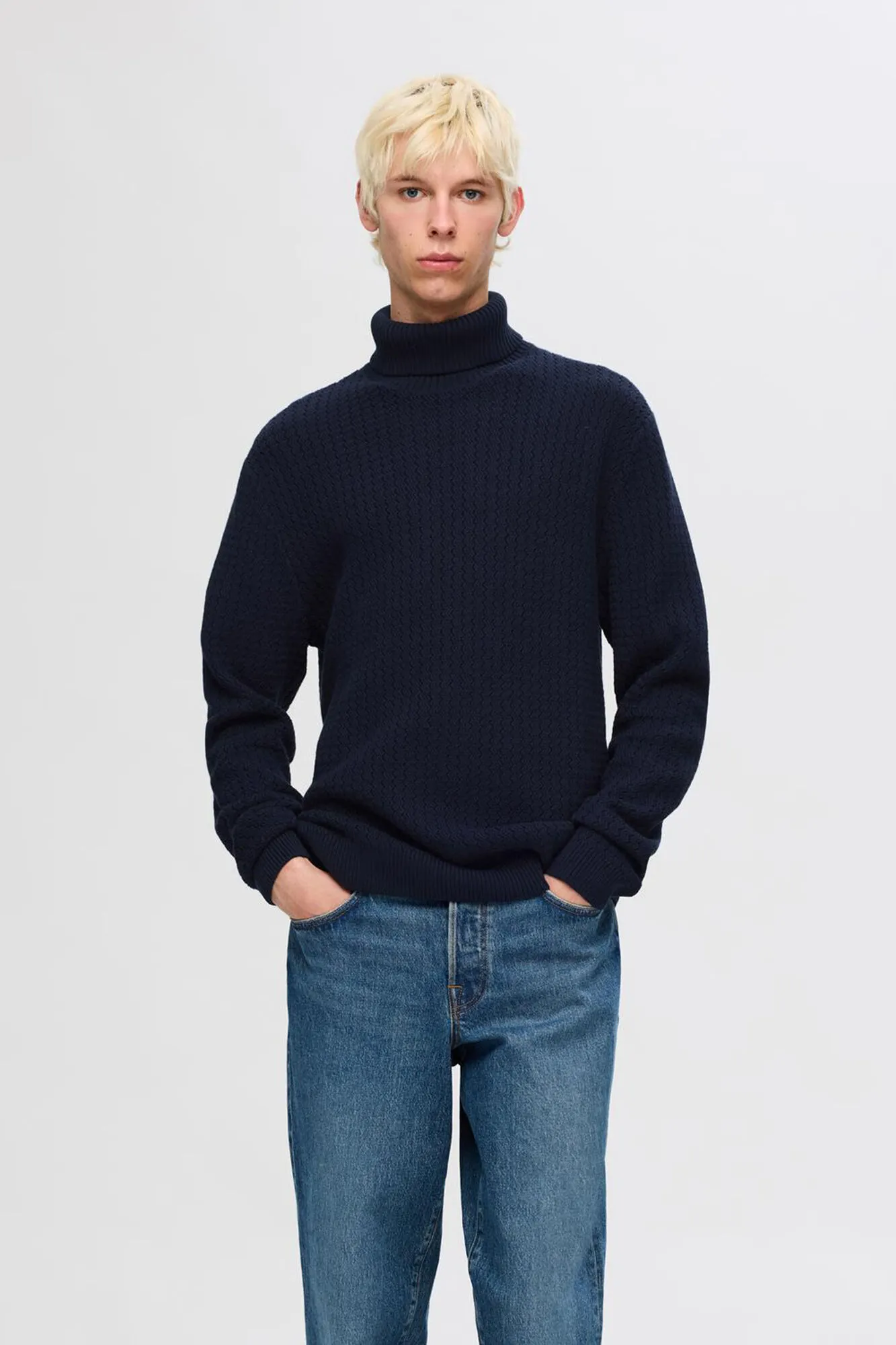 Selected Jersey estructura de cuello vuelto confeccionado 100% con algodón orgánico.