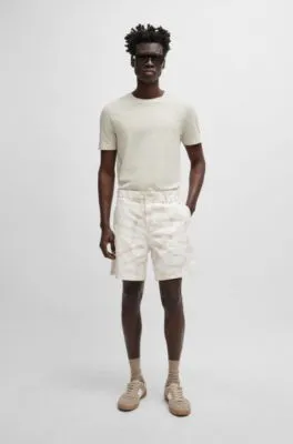 Shorts regular fit de sarga de algodón elástico estampado