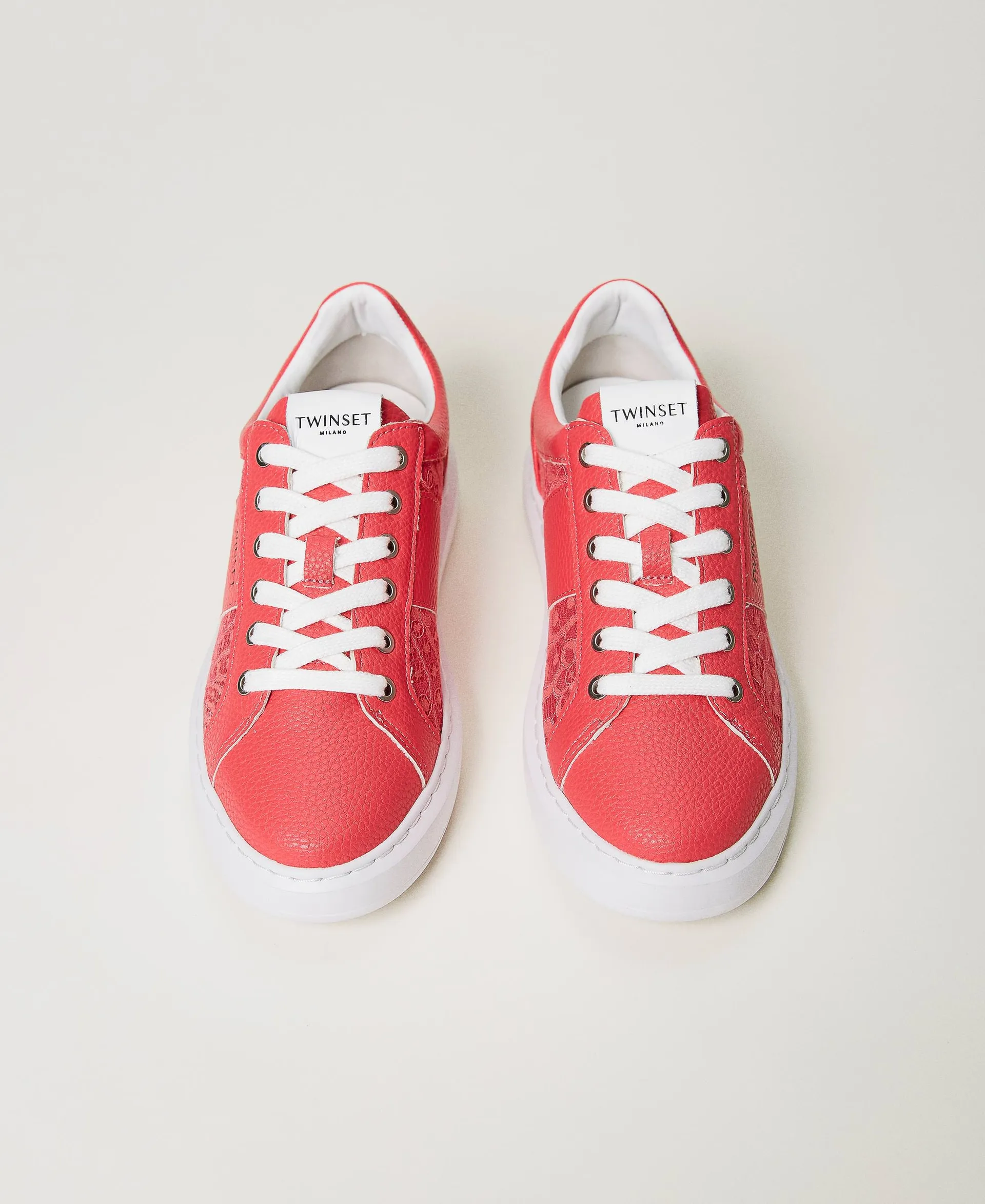Sneakers con inserciones de encaje y Oval T