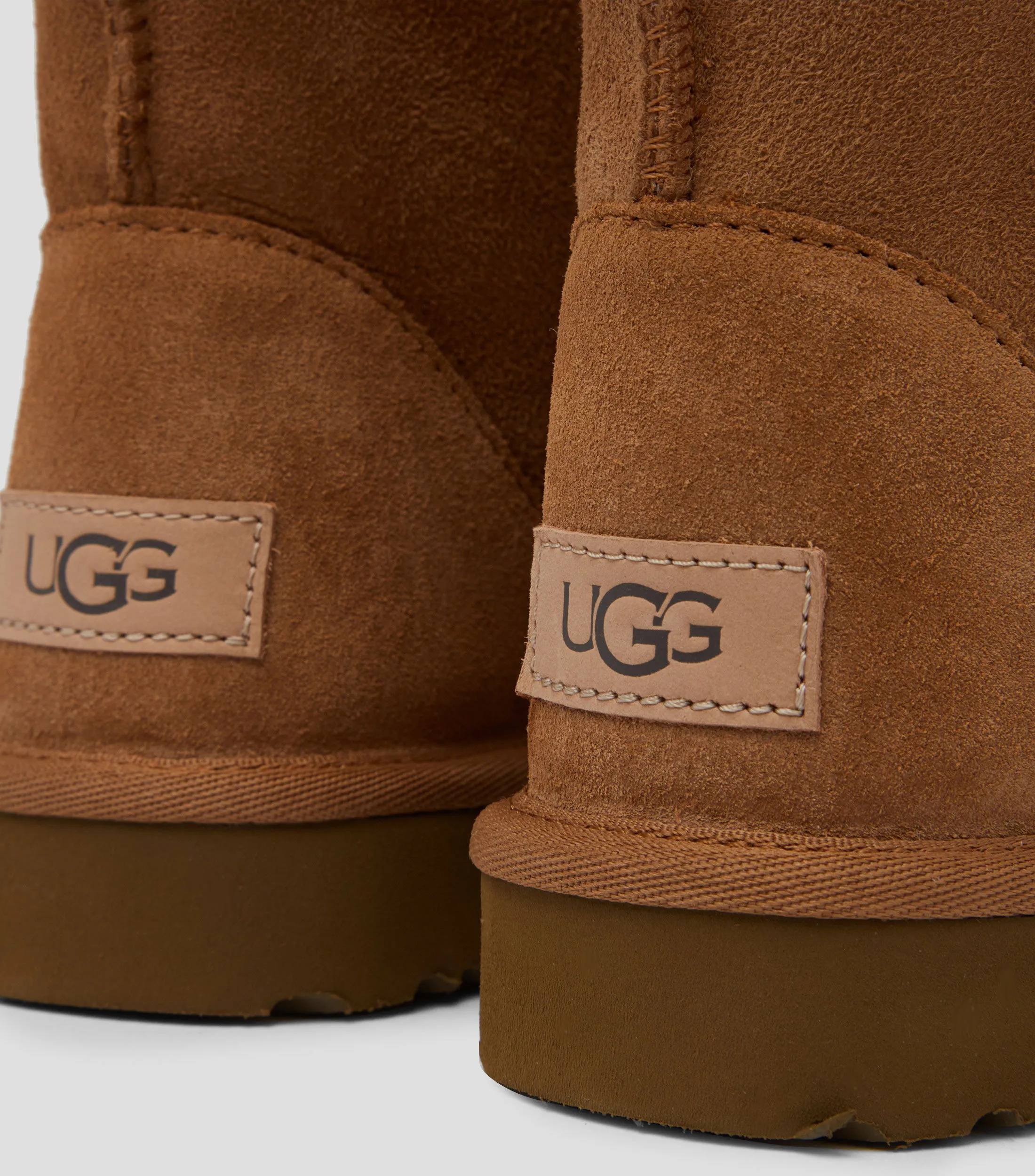 Ugg Botas cortas Clásico en piel Mujer