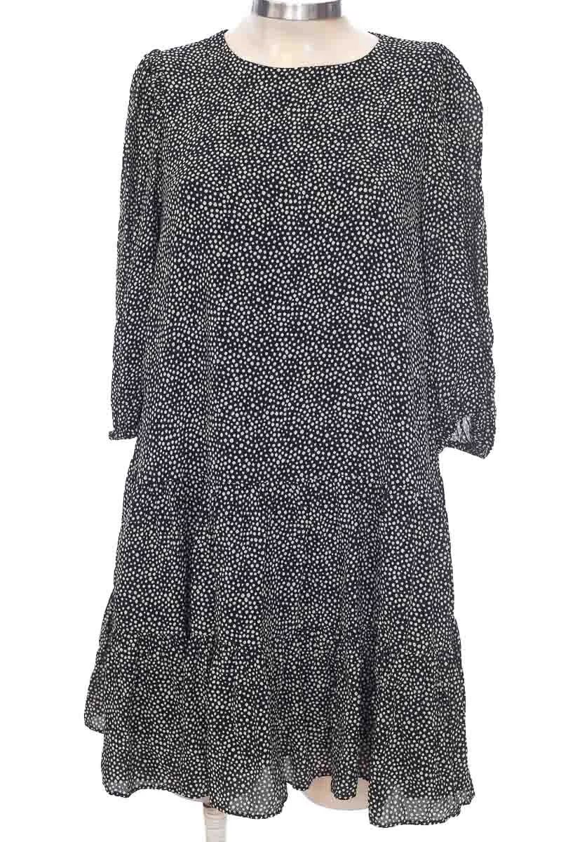 VESTIDO / ENTERIZO COLOR NEGRO  ZARA