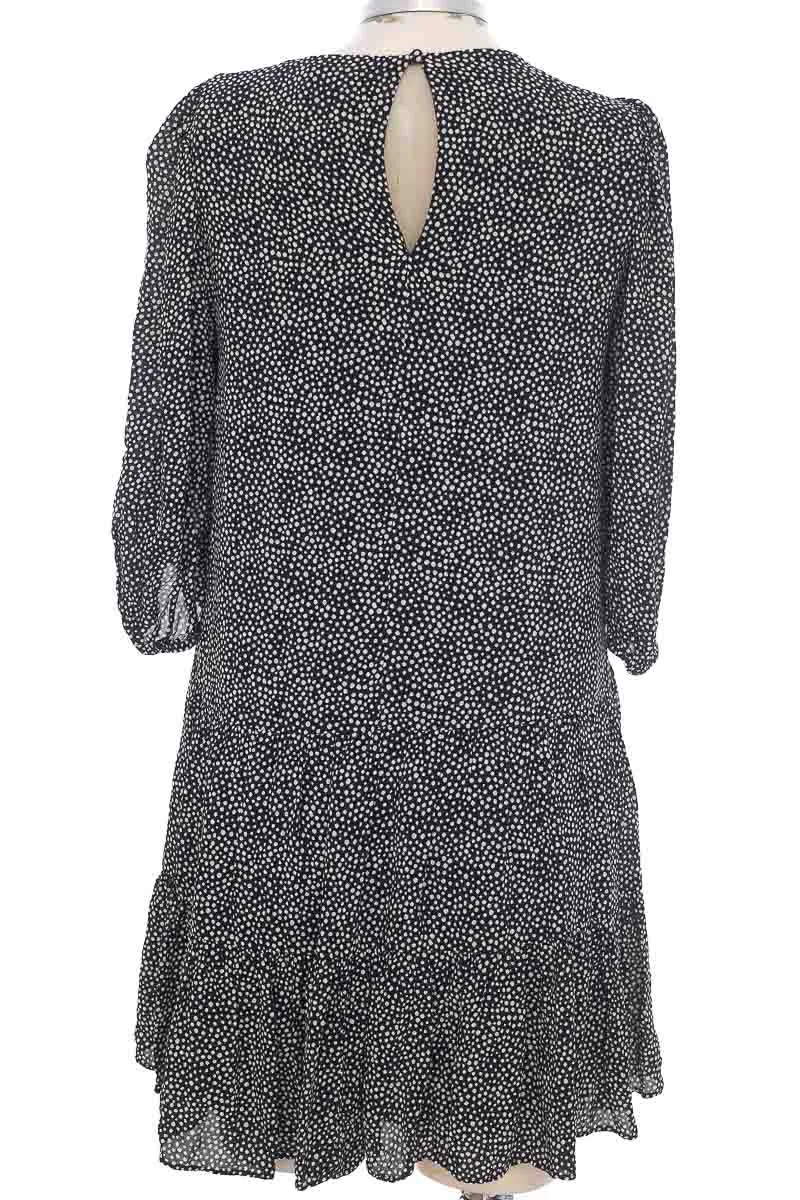 VESTIDO / ENTERIZO COLOR NEGRO  ZARA
