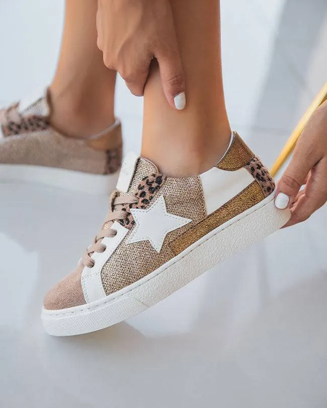 ZAPATILLAS DE MUJER DORADAS CON CORDONES  SARAH