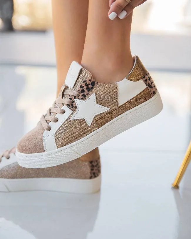 ZAPATILLAS DE MUJER DORADAS CON CORDONES  SARAH