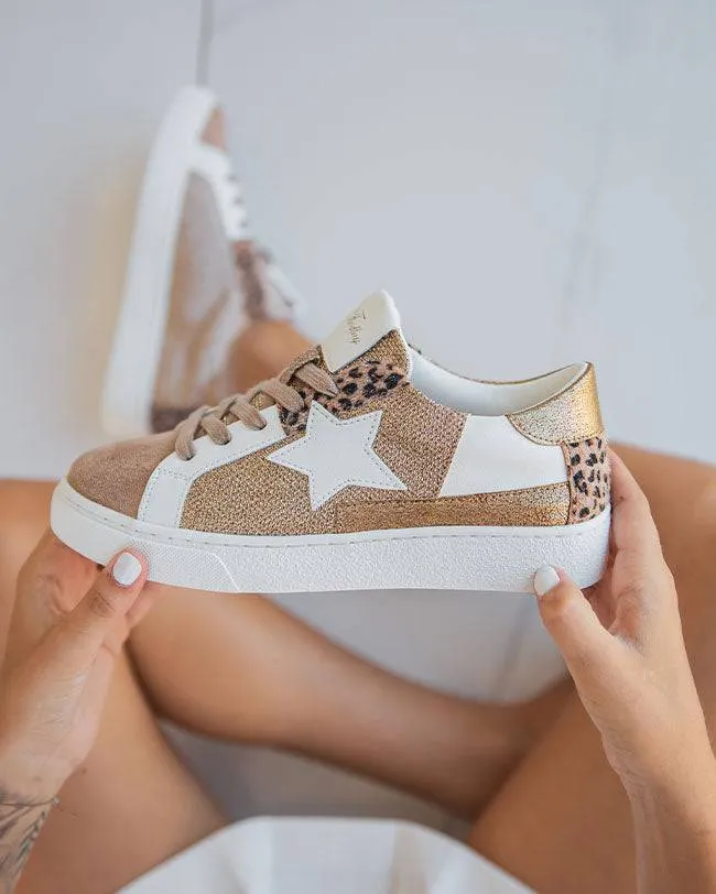 ZAPATILLAS DE MUJER DORADAS CON CORDONES  SARAH